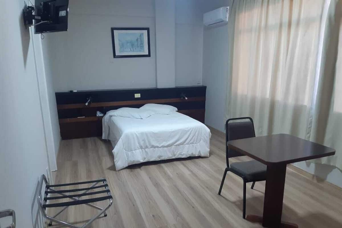 Standard Room | 1 bedroom, minibar, desk, laptop workspace
