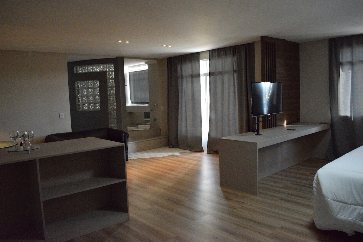 Luxury Suite | 1 bedroom, minibar, desk, laptop workspace