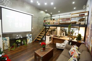 Desk, blackout curtains, free WiFi, bed sheets - JY Distributed Theme Hotel Apartment (Shanghai)