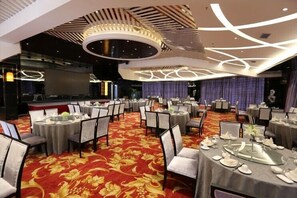 2 restaurants, Chinese cuisine