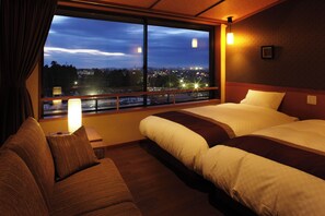 Huone, tupakointi kielletty (Modern JapaneseWestern Style Sea-side) | Ylelliset vuodevaatteet, tallelokero huoneessa, työpöytä, ilmainen Wi-Fi