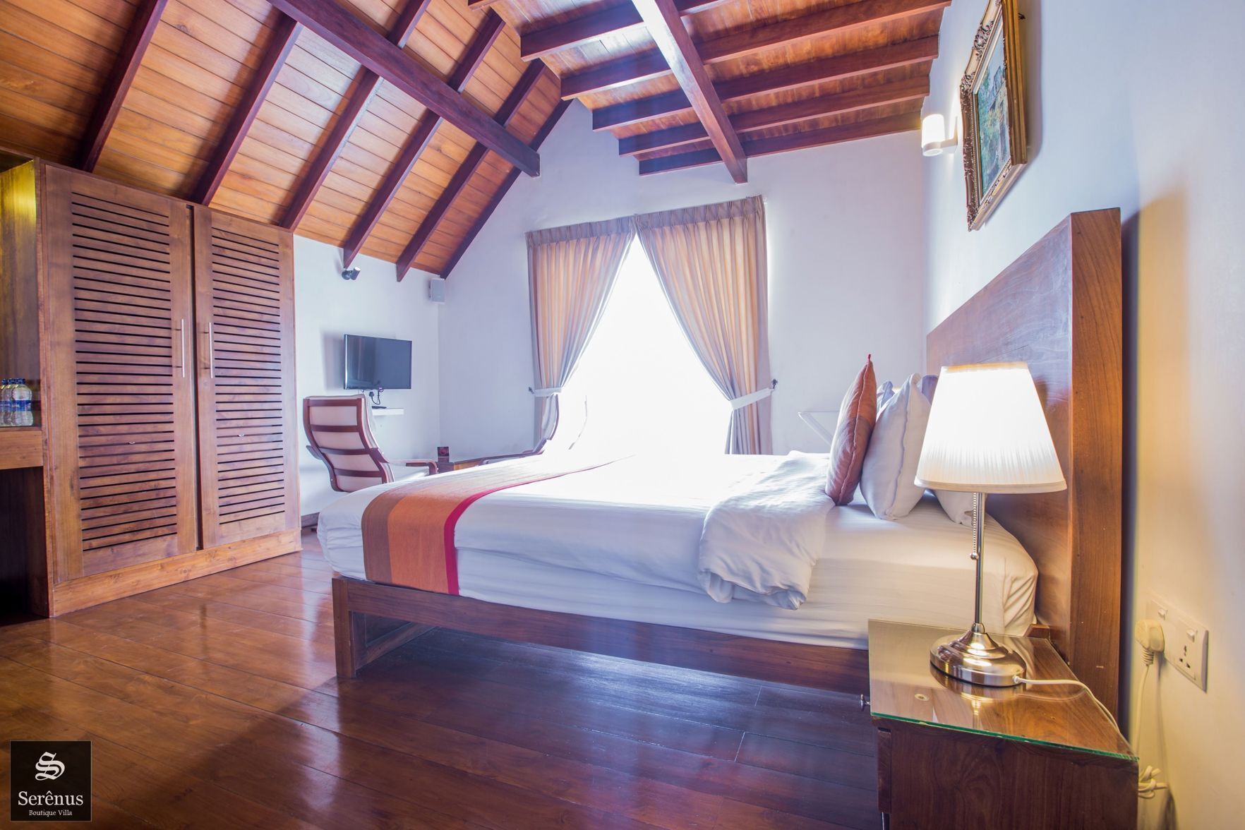 In-room safe, desk, iron/ironing board, free WiFi