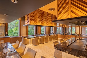 4 restaurants, breakfast, lunch, dinner served; French cuisine