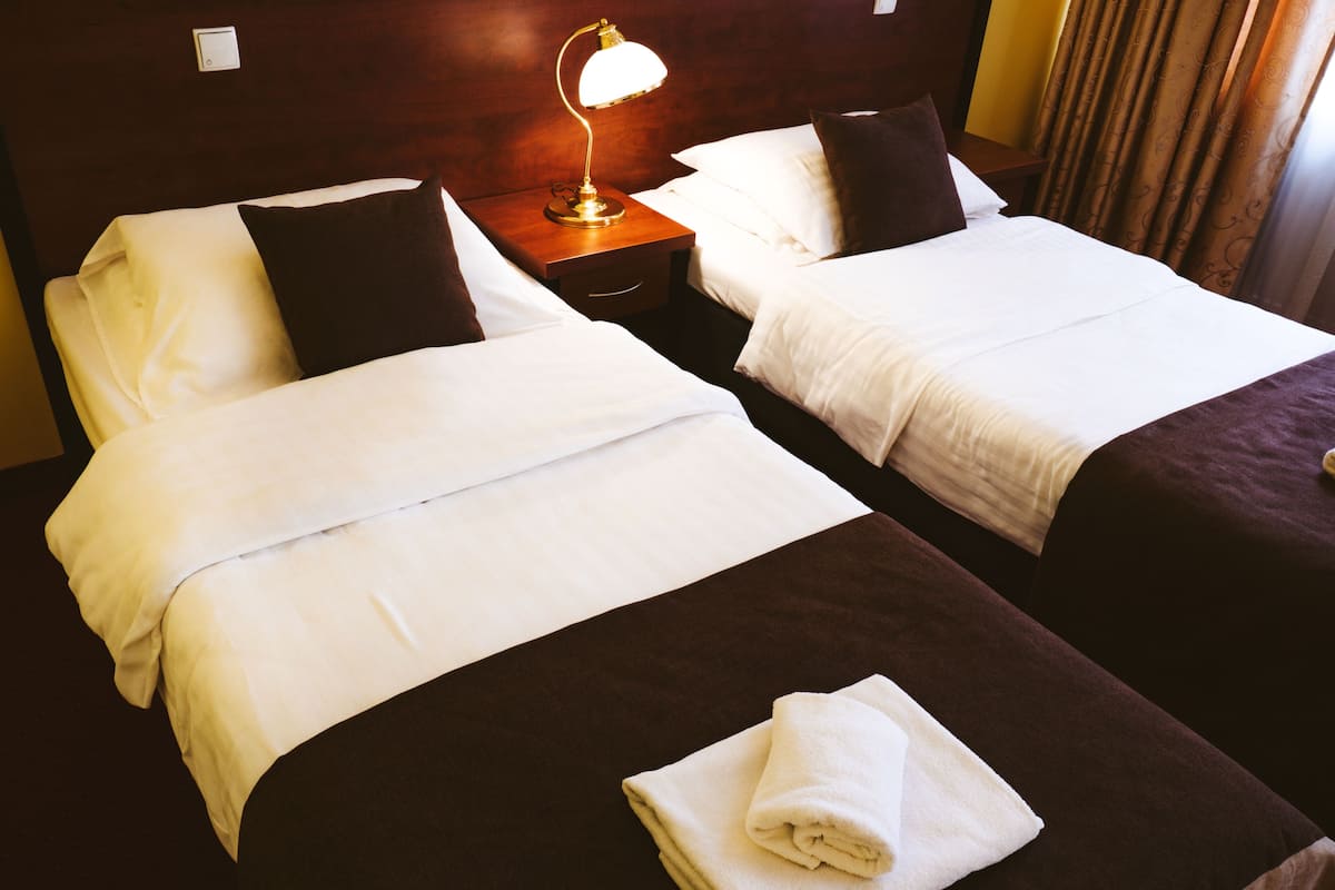 triple room | desk, iron/ironing board, free wifi, bed sheets