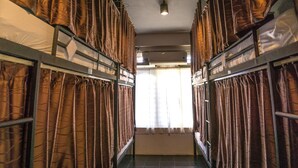 Ảnh chưa phân loại, 4 trong số 38 ảnh, nút