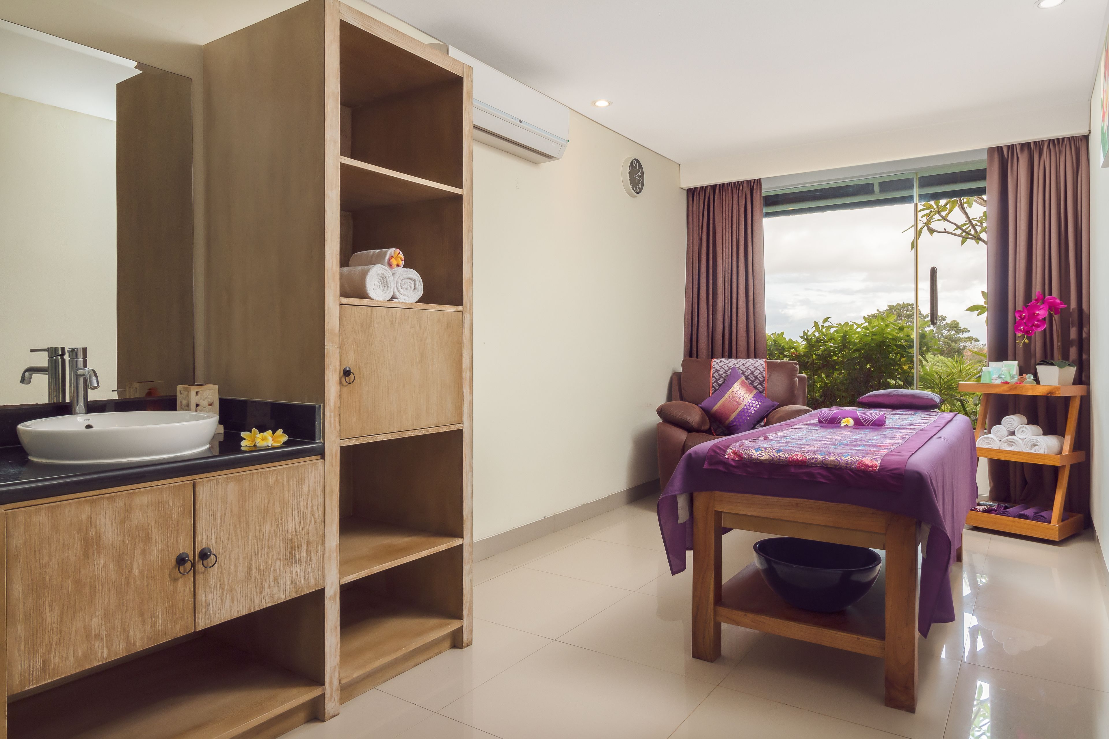 couples treatment room(s), body treatments