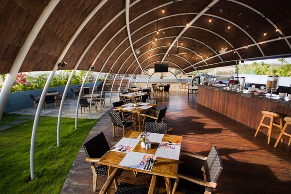 Lounge - FOX Hotel Jimbaran Beach Bali (Jimbaran)