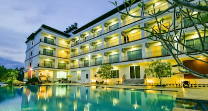 Southgate Residence Hotel