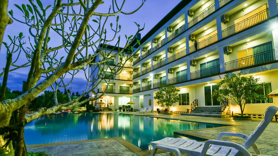 Southgate Residence Hotel