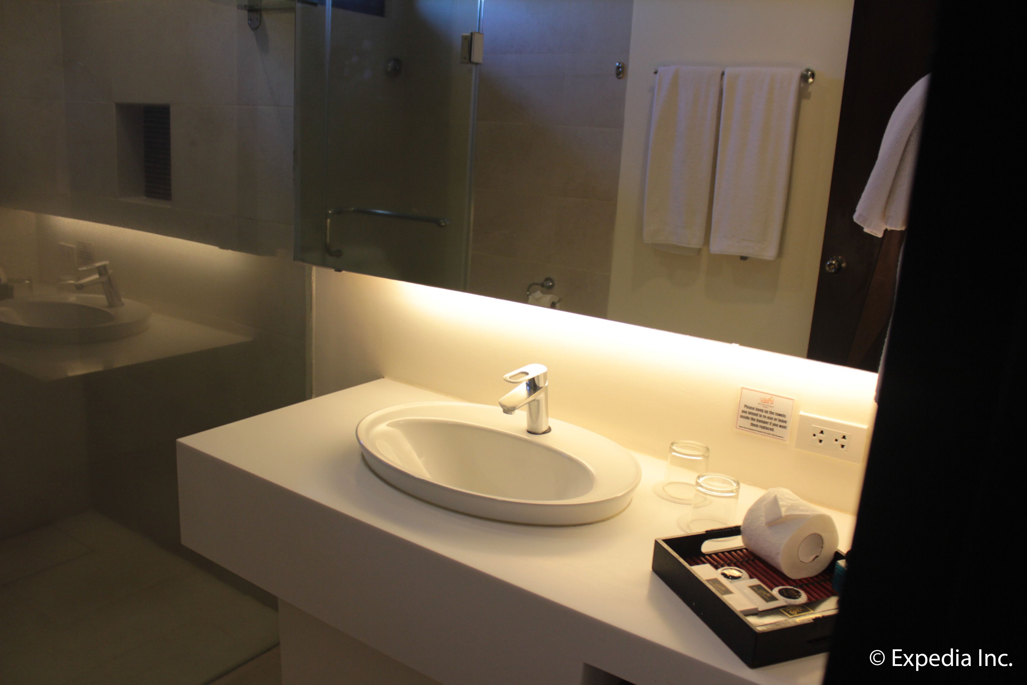superior room | bathroom | shower, free toiletries, hair dryer, bathrobes