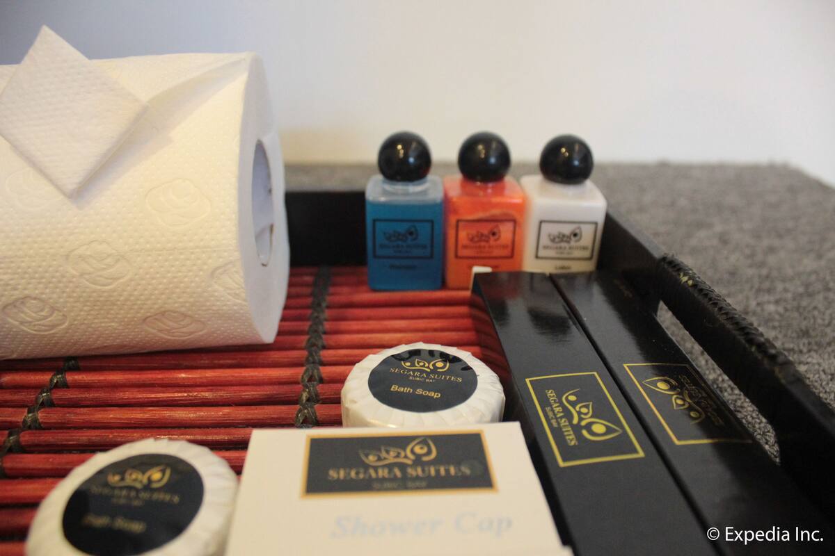 shower, free toiletries, hair dryer, bathrobes