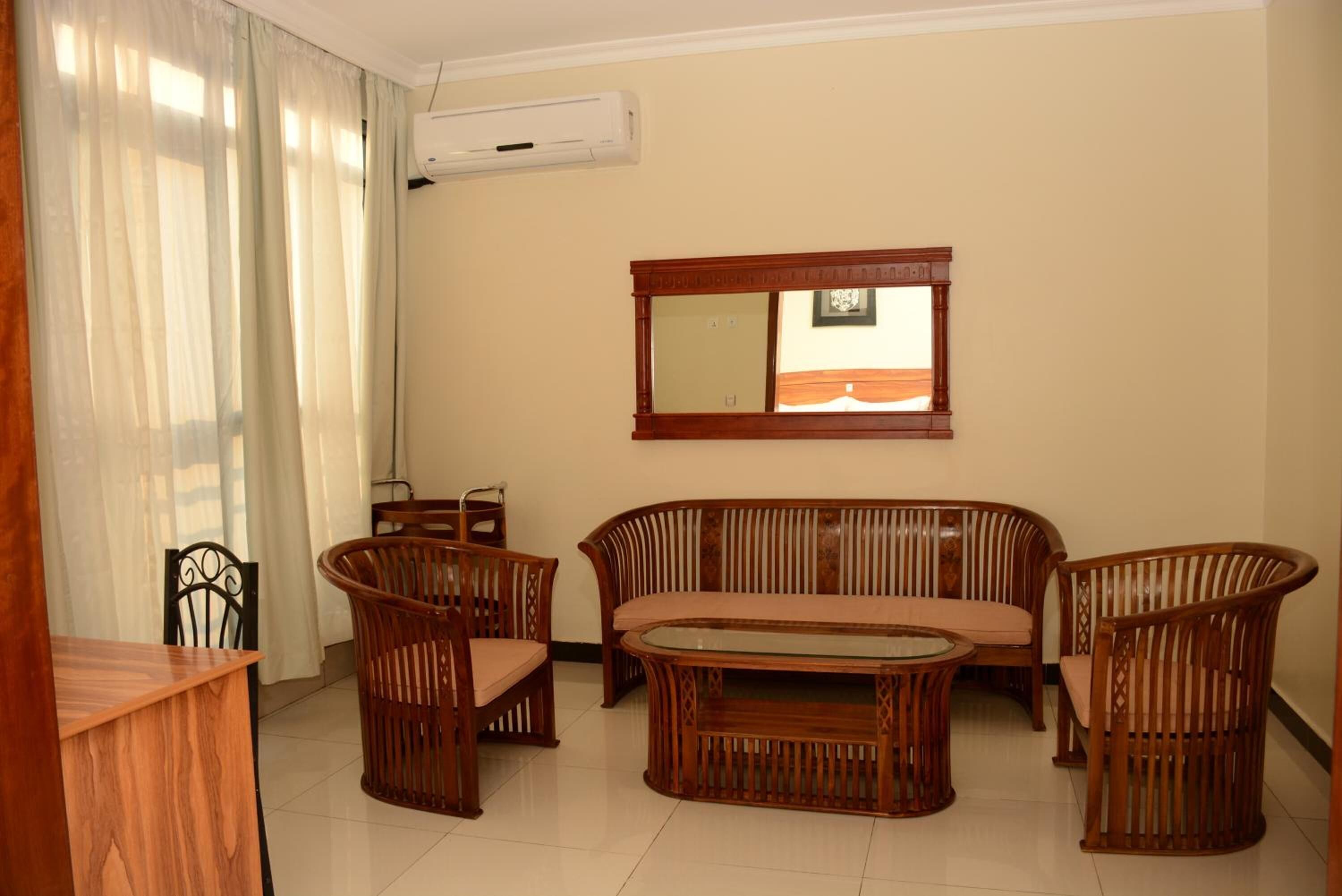 Flat-screen TV, fireplace