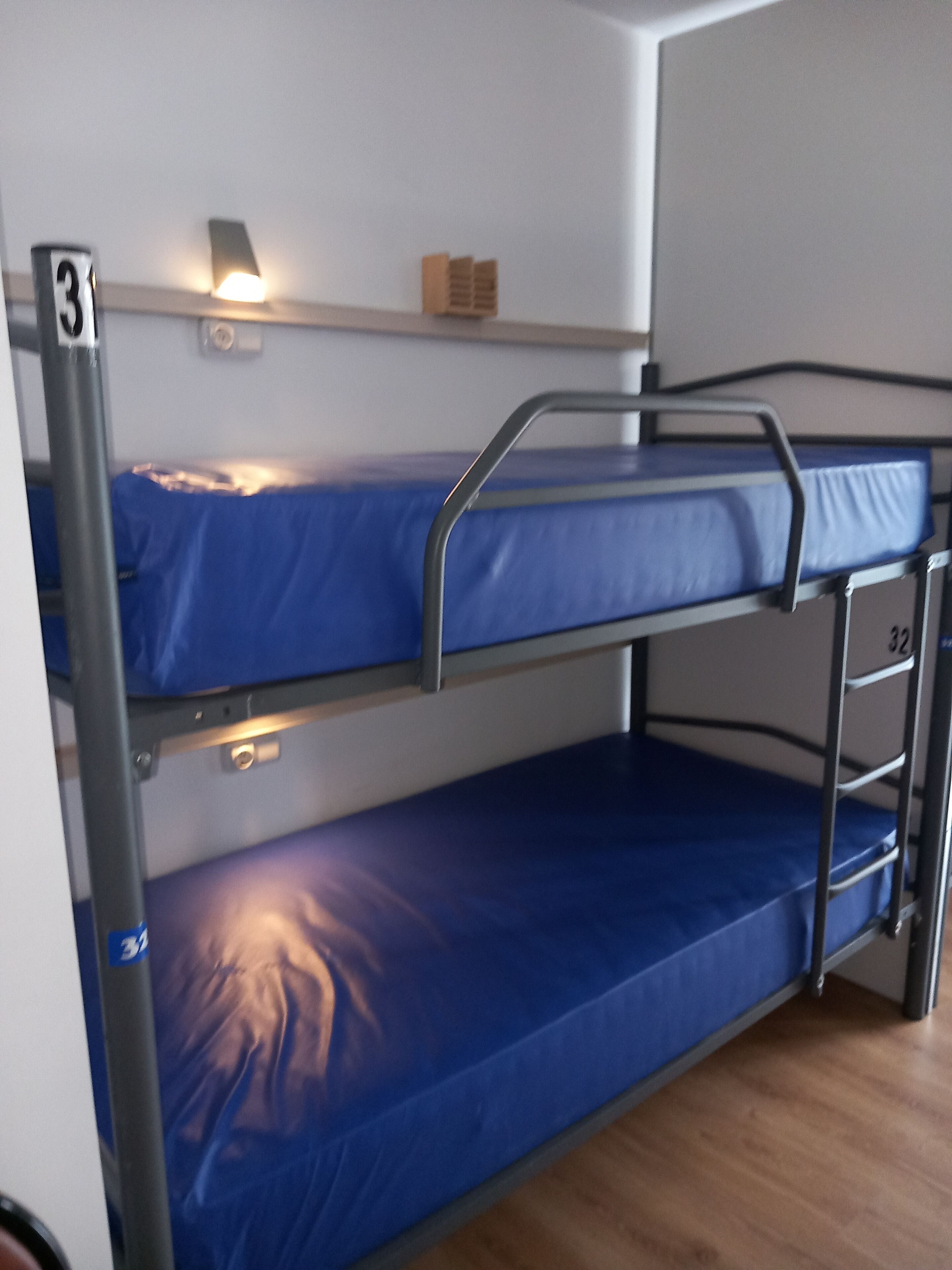 Free WiFi, bed sheets