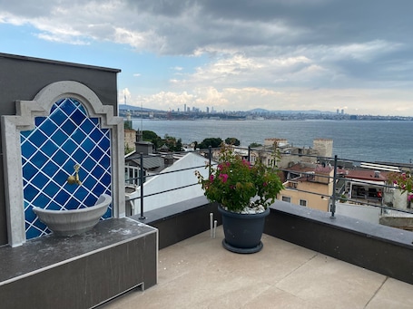 Family Studio Suite, Sea View | Terrace/patio