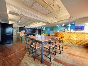 Living area - Paper Plane Hostel (Kaohsiung)