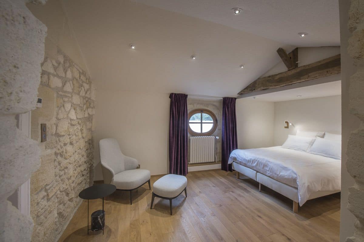 Premium bedding, in-room safe, iron/ironing board, free cots/infant beds