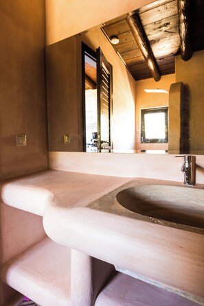 Luxury-Villa, 4 Schlafzimmer, eigener Pool (ΙΙ) | Badezimmer | Dusche, Hydromassagedusche, Haartrockner, Handtücher