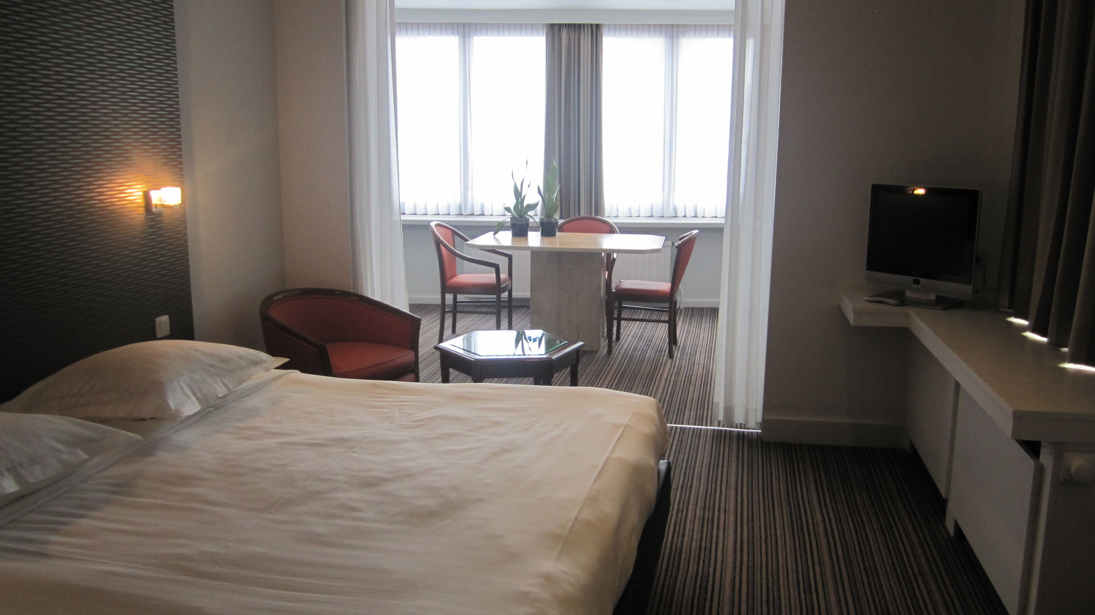 hoofdgebouw luxe | minibar, in-room safe, desk, laptop workspace