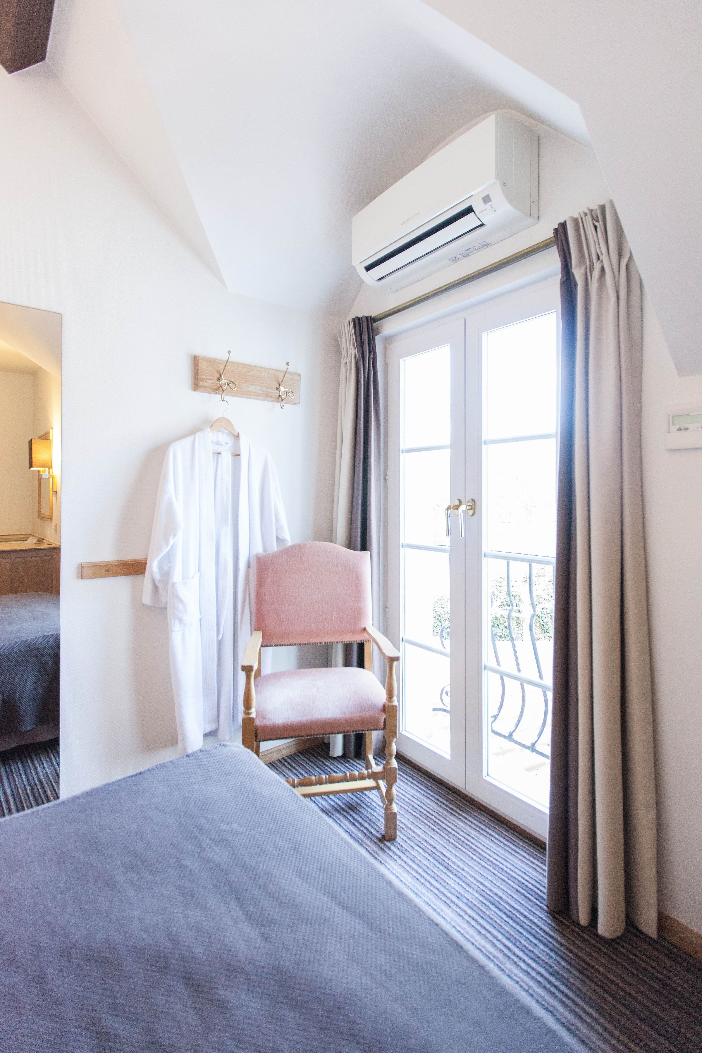 binnenkoer standard plus 2 personen | minibar, in-room safe, desk, laptop workspace