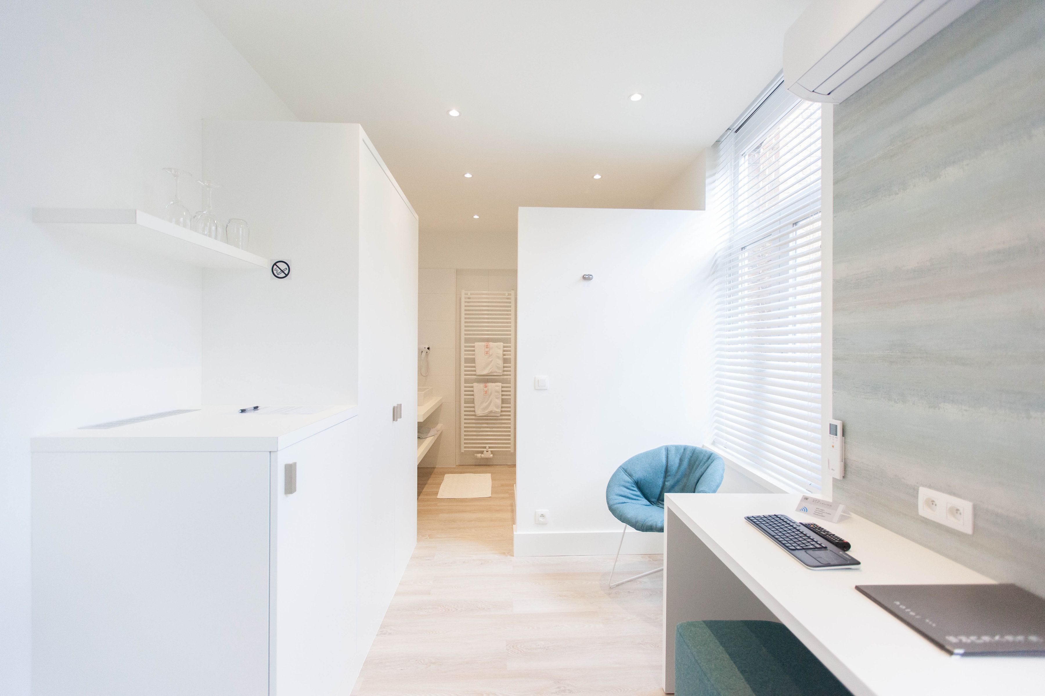 binnenkoer standard plus 2 personen | minibar, in-room safe, desk, laptop workspace