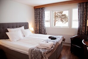 Desk, blackout curtains, free WiFi - Hotell Kraja (Arjeplog)