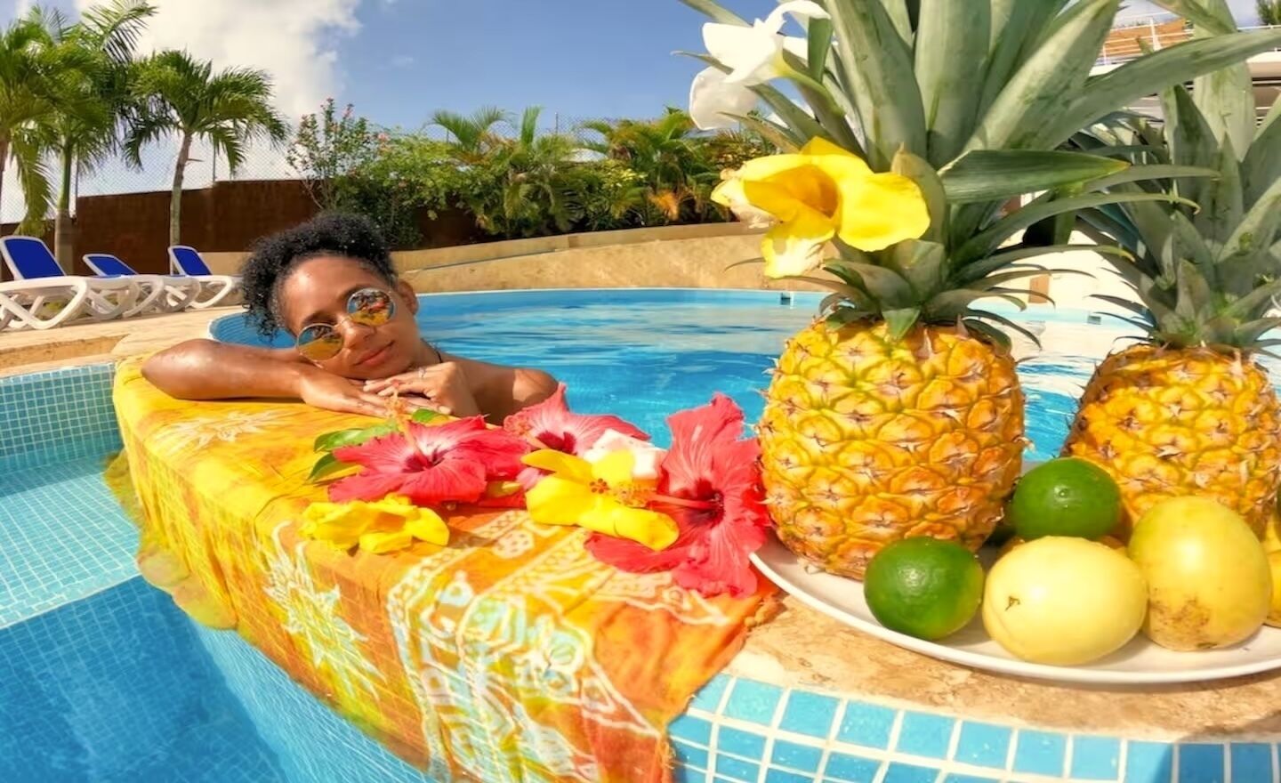Outdoor pool, sun loungers