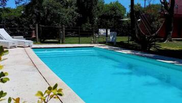 Sæsonbestemt udendørs pool