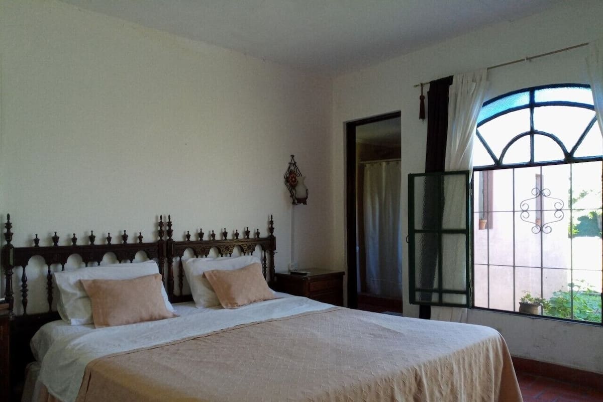 Superior Double Room, 1 King Bed, Park View | Free WiFi, bed sheets