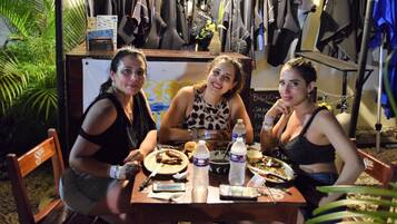 Alimentos y bebidas