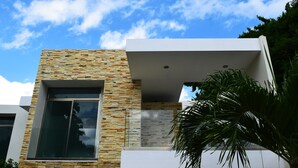 Front of property - Sayab Hostel (Playa del Carmen)