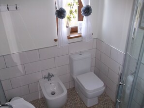 스위트, 침실 1개, 1층 | 욕실