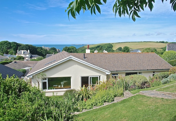 Exterior - Brynteg Bed and Breakfast - Manorbier (Tenby)