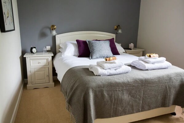 Economy Double Room, Ensuite