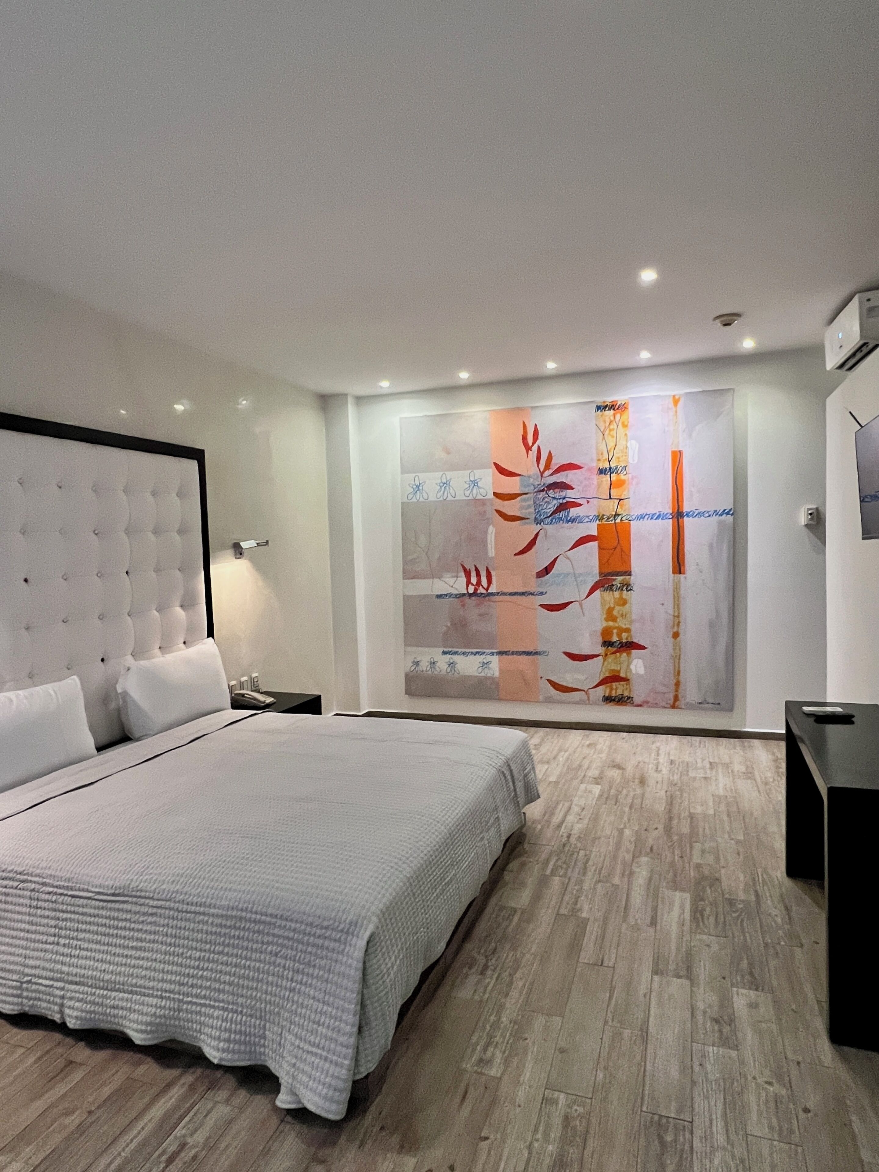 Chambre Standard | Literie de qualité supérieure, coffres-forts dans les chambres, bureau