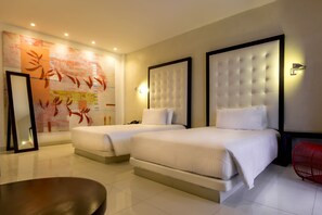 Premium bedding, in-room safe, desk, iron/ironing board - In Fashion Hotel & Spa  (Playa del Carmen)
