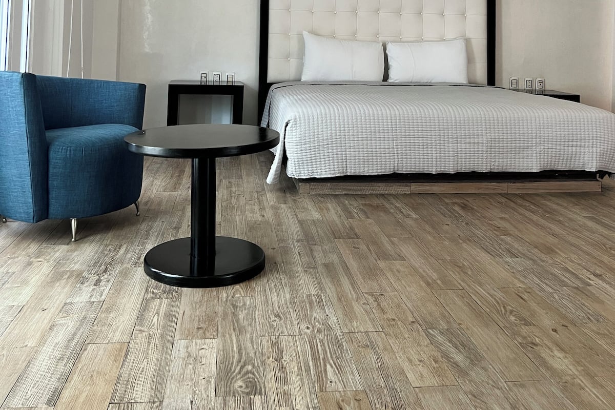 Standard Room | Premium bedding, in-room safe, desk, iron/ironing board