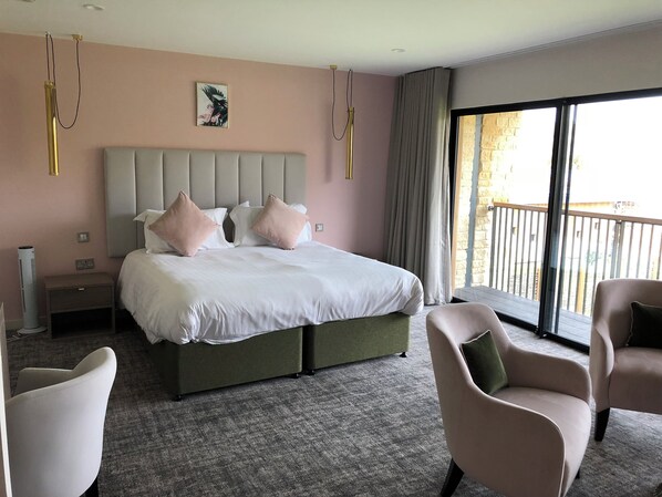 Deluxe Spa Double / Twin Bedroom (With Spa Access) | Bügeleisen/Bügelbrett, kostenloses WLAN, Bettwäsche