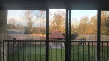 Deluxe Spa Double / Twin Bedroom (With Spa Access) | Silitysrauta/-lauta, ilmainen Wi-Fi, vuodevaatteet