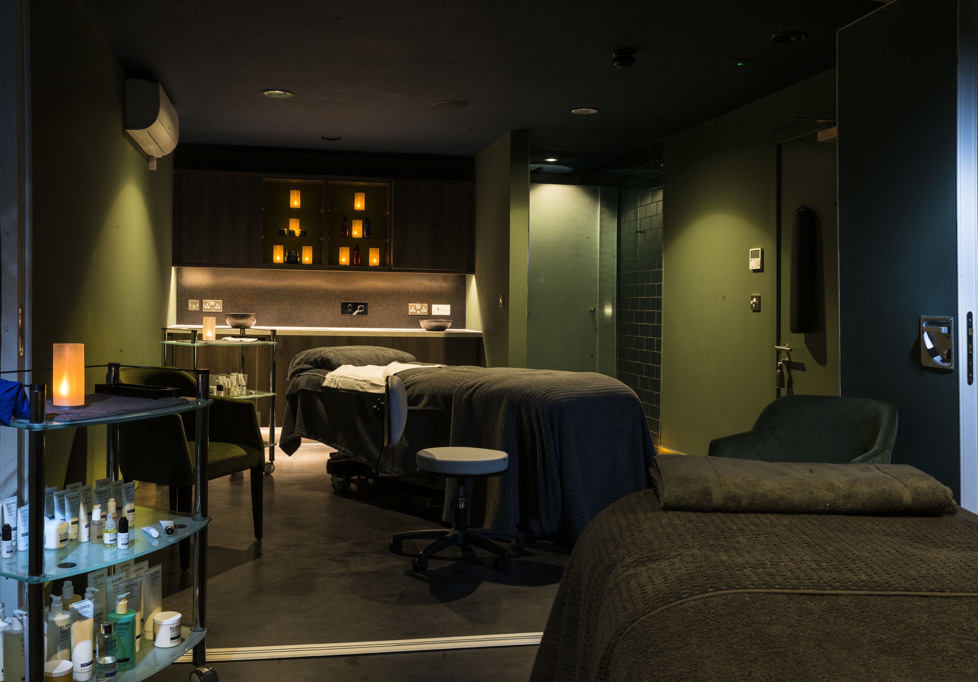 Couples treatment room(s), body treatments, hot stone massages