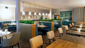 Dinner served, British cuisine - Hatherley Manor Hotel & Spa (Gloucester)
