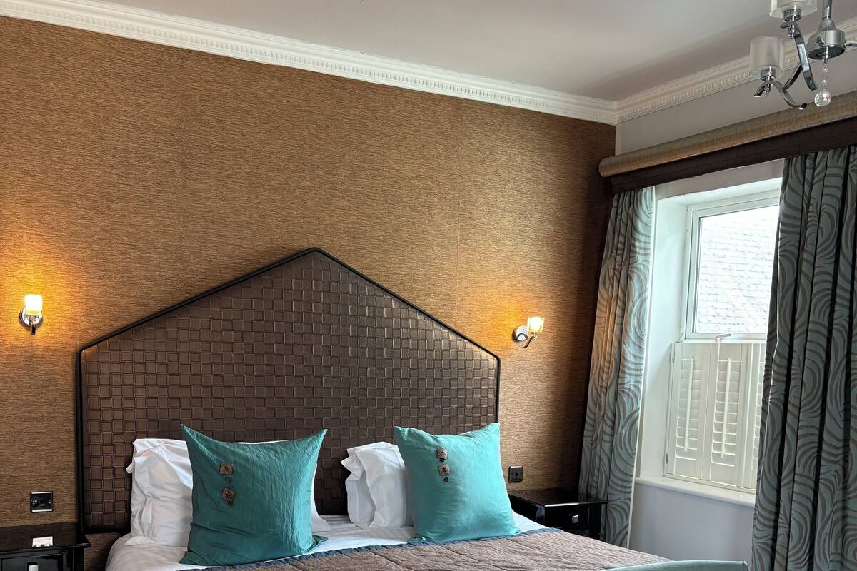 Executive 'Quays' Double / Twin Bedroom (With Spa Access)