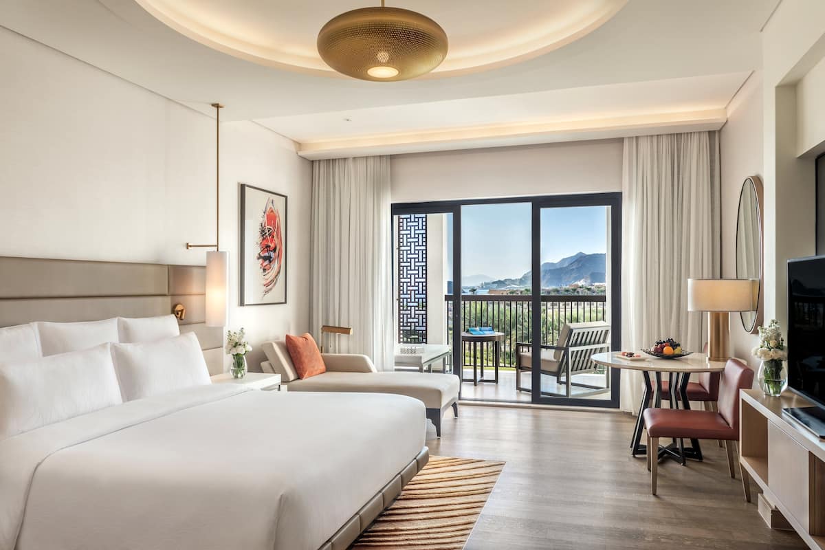 Ropa de cama de alta calidad, colchones Select Comfort y minibar