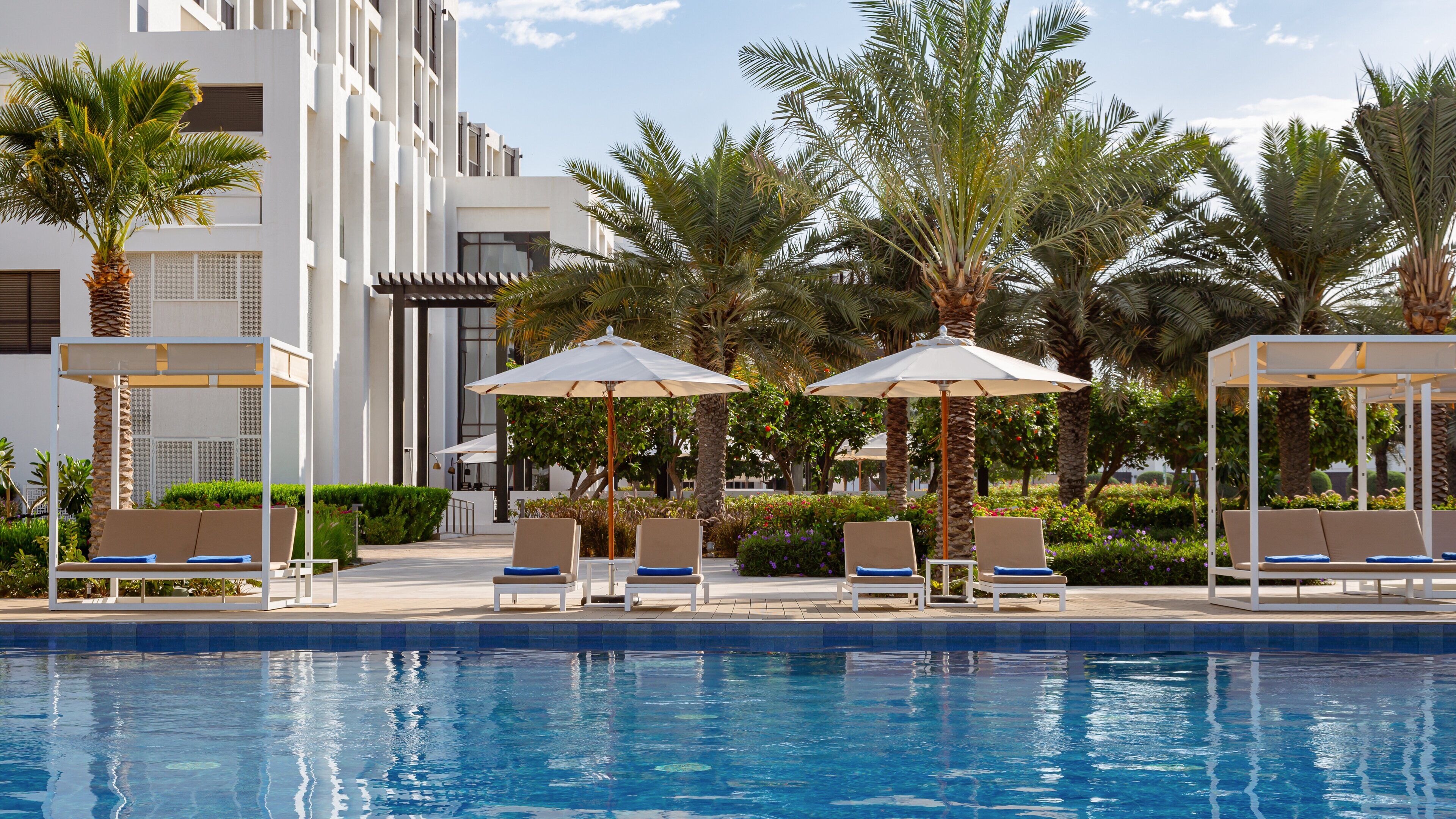 4 outdoor pools, open 7:00 AM to 8:00 PM, cabanas (surcharge)