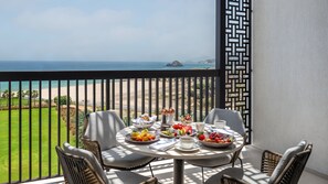 Bộ đồ giường cao cấp, nệm Select Comfort, minibar 