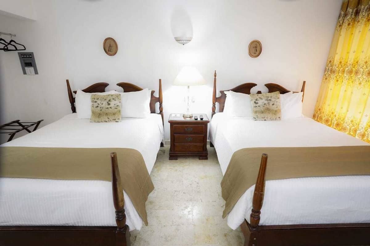 Habitacion Familiar Superior | Laptop workspace, iron/ironing board (on request), WiFi (free)