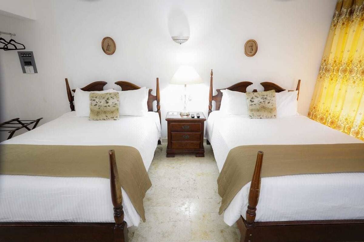 Habitacion Familiar Superior | Decoración personalizada y muebles diferentes