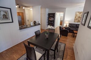 Villa, 3 Bedrooms | In-room dining