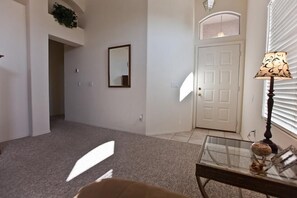 Interior - Keep It Simple By Signature Vacation Rentals (Glendale)