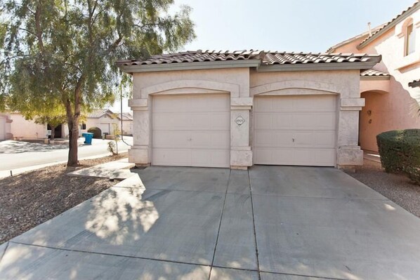 Exterior - Keep It Simple By Signature Vacation Rentals (Glendale)