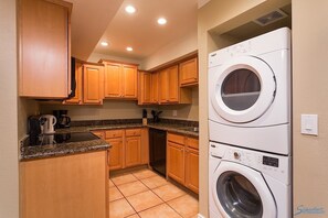 คอนโด, 2 ห้องนอน | ครัวส่วนตัว | ตู้เย็น, ไมโครเวฟ, เครื่องชงกาแฟ/ชา